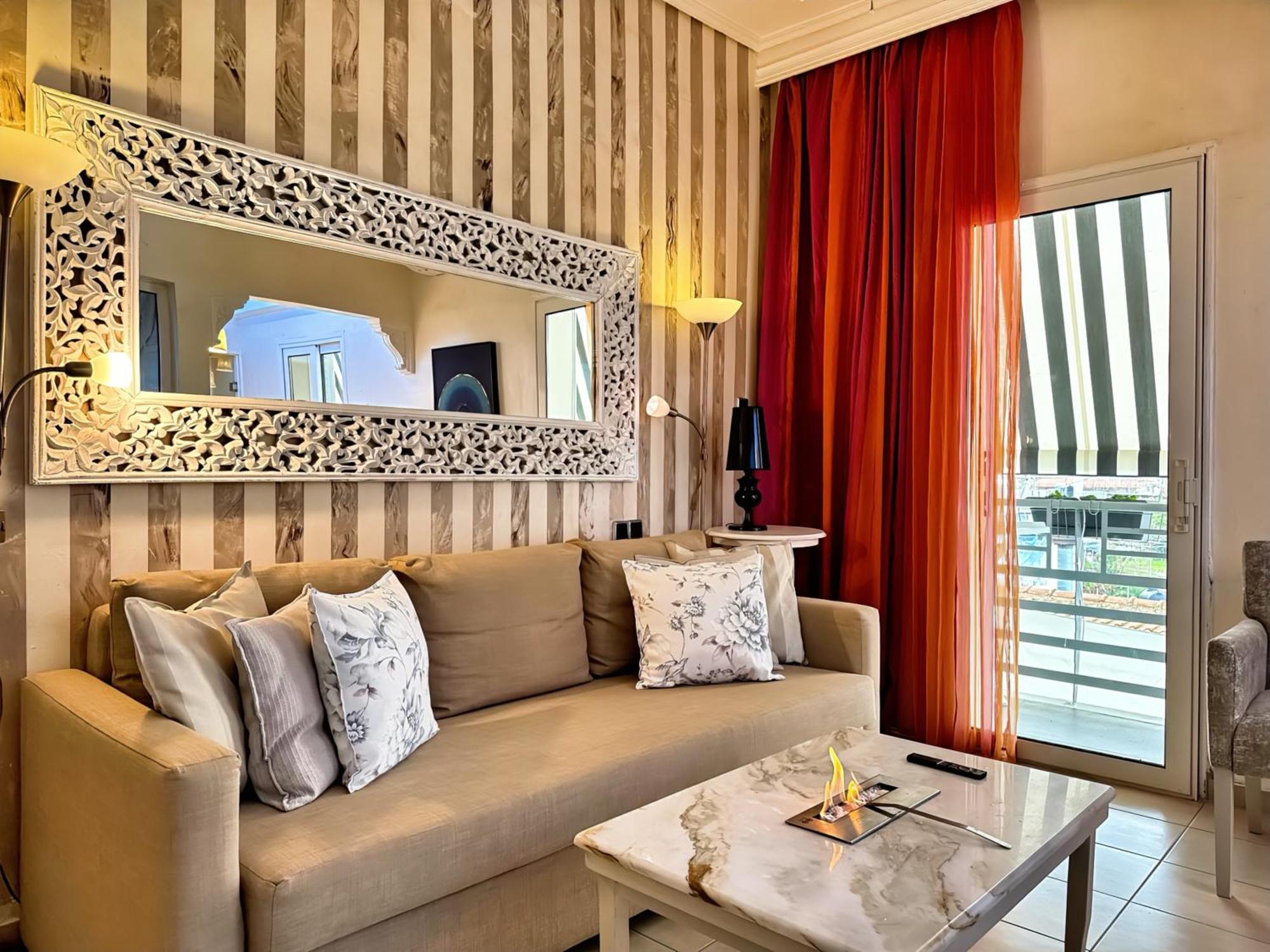 Panorama Suites & Spa - Adults Only Stómion 客房 照片